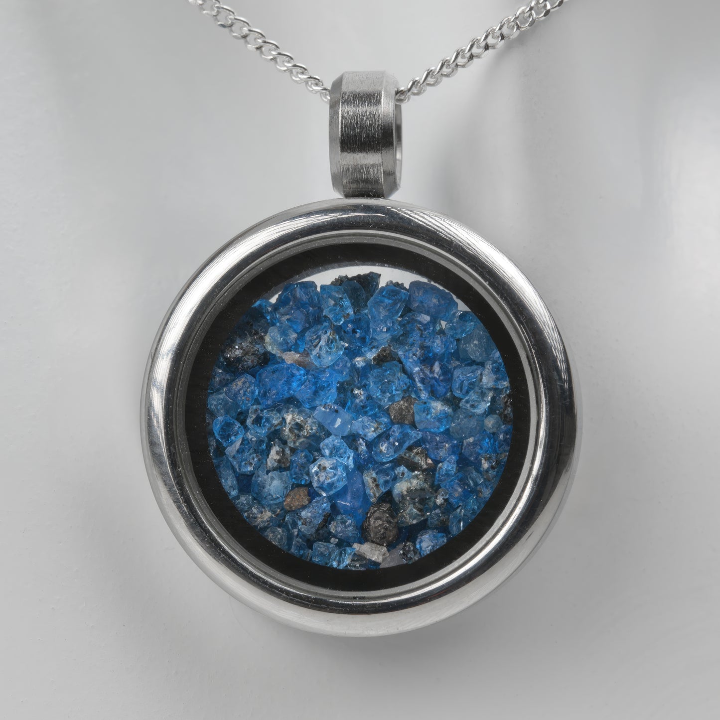 Glasmedaillon Hauyin Eifel