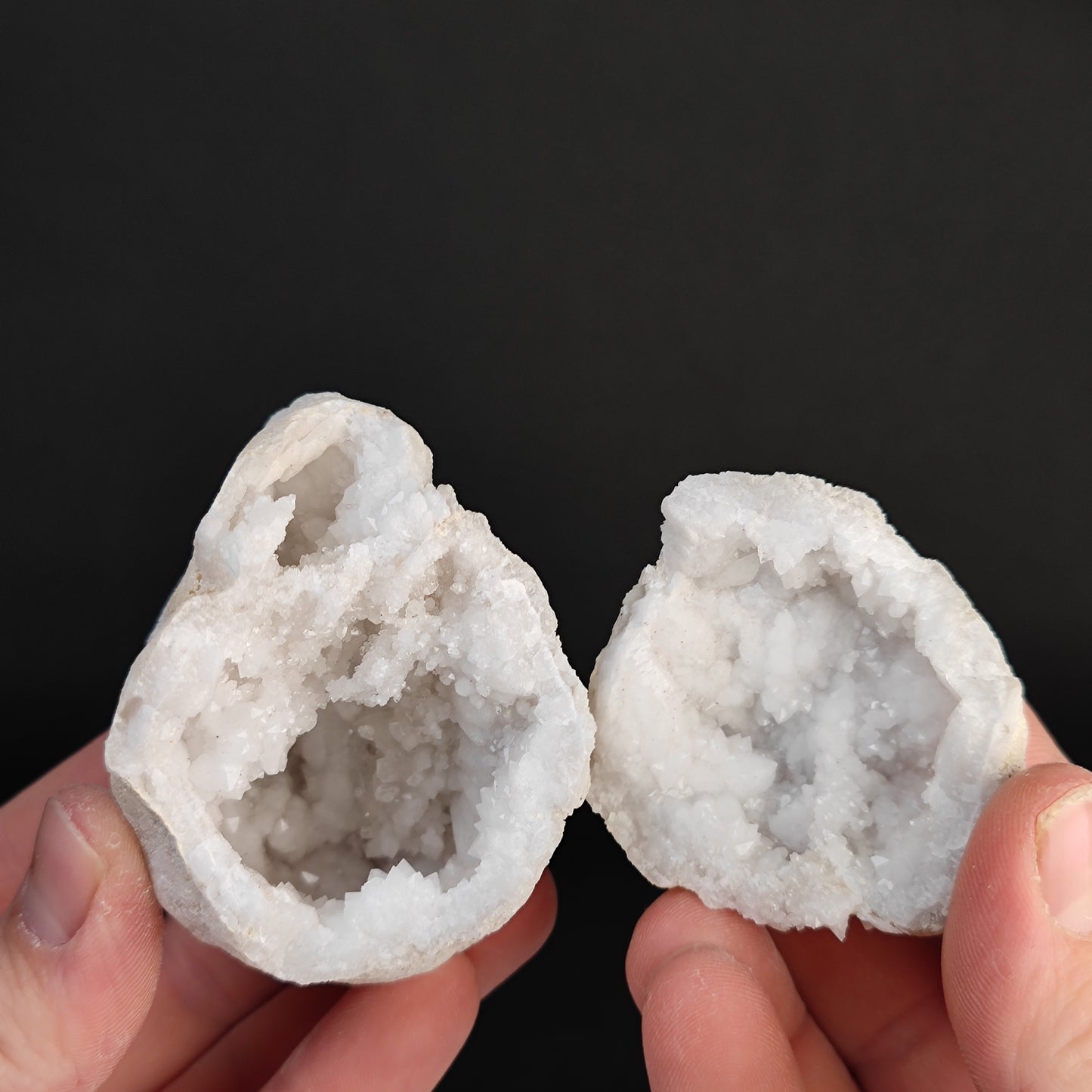 Verschiedene Quarz Geoden Paare