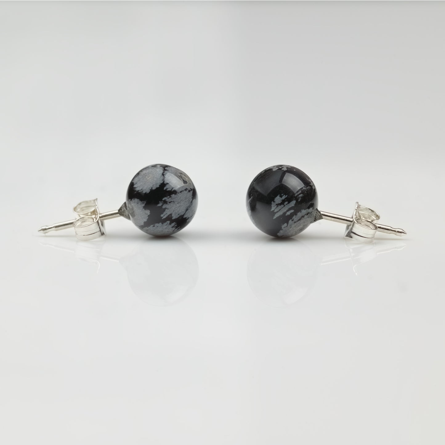 Schneeflocken Obsidian Ohrstecker 8mm 925er Silber