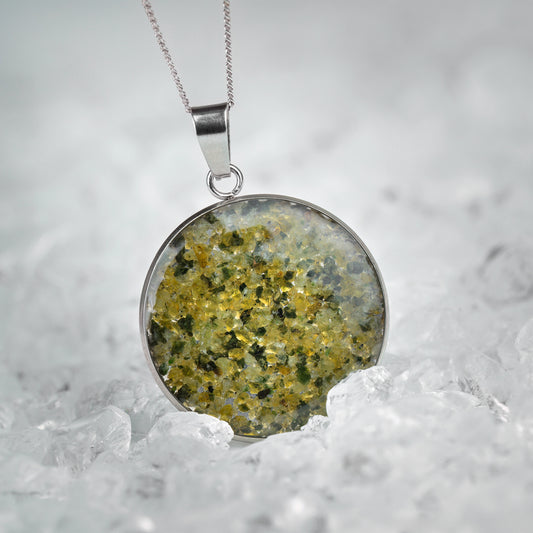 Eifel Olivin / Peridot Anhänger 25mm