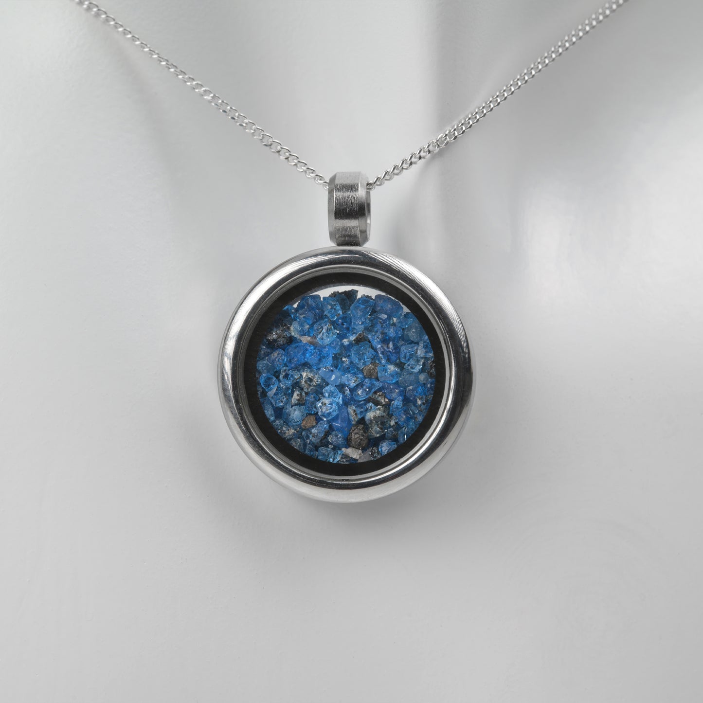 Glasmedaillon Hauyin Eifel