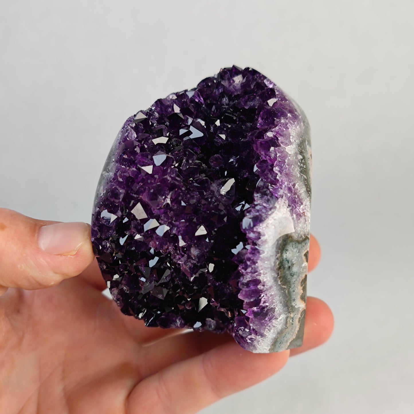 Amethyst mit Standfläche Uruguay AA Qualität