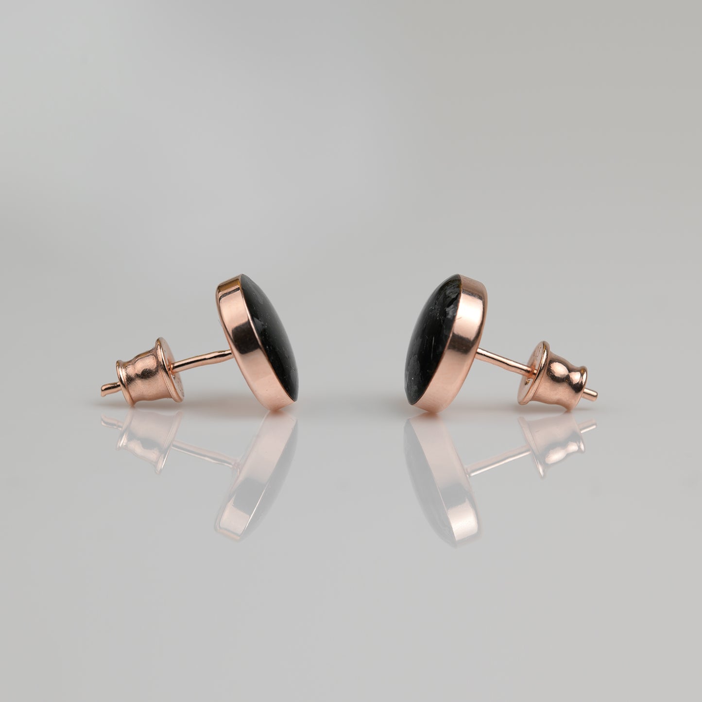 925 Sterlingsilber 18k Rosegold Ohrstecker 10mm mit Eifel Hämatit