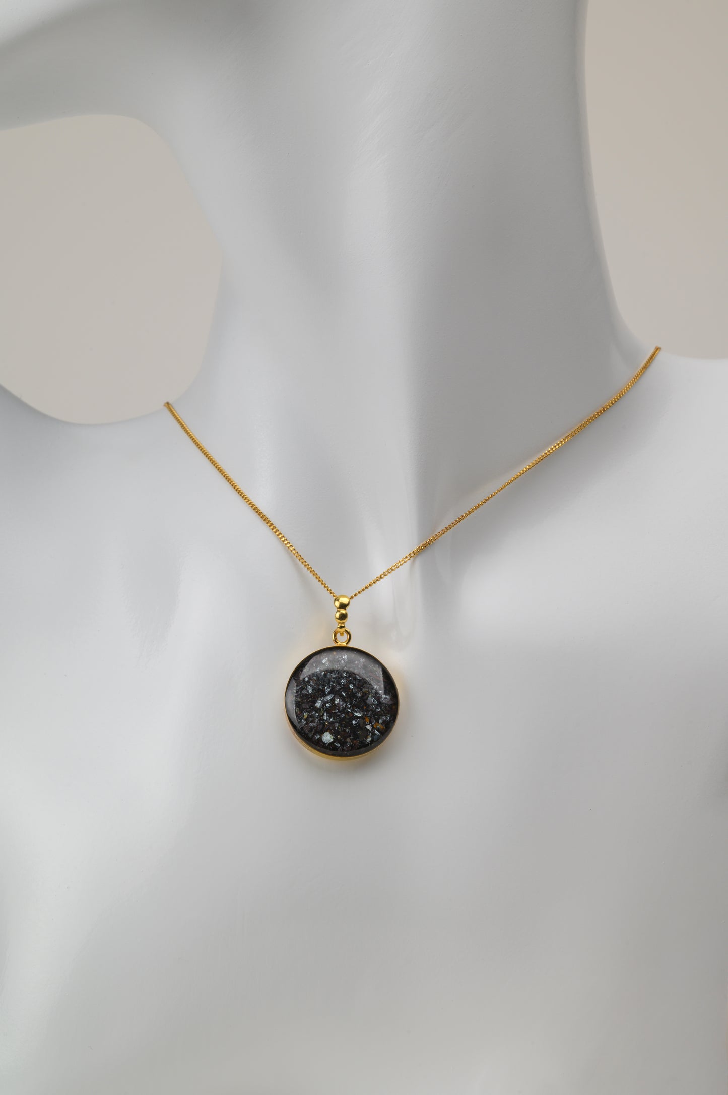 Medaillon 925er Sterlingsilber 24k Gelbgold vergoldet 25mm mit Elba Hämatit